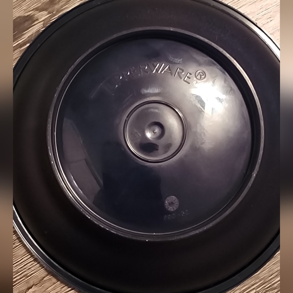 Tupperware - Food Storage Container - Picture 3 of 5